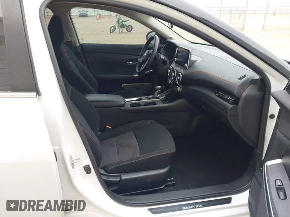 ✅ 2023 Nissan Sentra SR • VIN: 3N1AB8DV4PY238195 • Lot: 44233617. Wystawiony na IAAI z przebiegiem 31 116 mil. Bezpłatny archiwum sprzedaży aukcyjnych z USA i szczegółowy raport historii pojazdu na DreamBid. Zdjęcie 5.