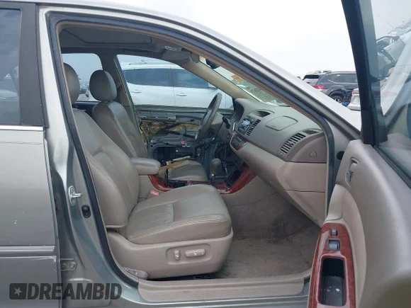 ✅ 2005 Toyota Camry XLE • VIN: JTDBF32K550164634 • Lot: 44422673. Wystawiony na IAAI z przebiegiem 216 245 mil. Bezpłatny archiwum sprzedaży aukcyjnych z USA i szczegółowy raport historii pojazdu na DreamBid. Zdjęcie 5.