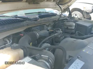 2004 Chevrolet Silverado 1500 z VIN 1GCEC14X04Z294723, wystawiony jako IAAI lot #42314001 z przebiegiem 217 834 mil mil oraz . Historia ofert i sprzedaży dostępna na DreamBid. Obrazek 12.