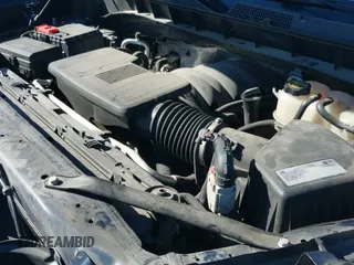 ✅ 2019 Chevrolet Silverado 1500 Custom Trail Boss • VIN: 1GCRYCEF9KZ301587 • Lot: 43449291. Wystawiony na IAAI z przebiegiem 56 383 mil. Bezpłatny archiwum sprzedaży aukcyjnych z USA i szczegółowy raport historii pojazdu na DreamBid. Zdjęcie 22.