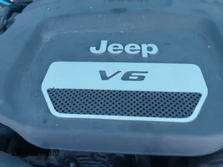 ✅ 2018 Jeep Wrangler Unlimited Sport • VIN: 1C4BJWDG6JL824178 • Lot: 41420336. Wystawiony na IAAI z przebiegiem 77 816 mil. Bezpłatny archiwum sprzedaży aukcyjnych z USA i szczegółowy raport historii pojazdu na DreamBid. Zdjęcie 19.