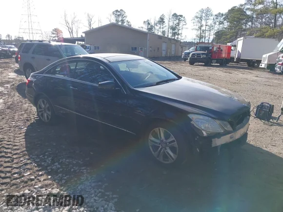 ✅ 2011 Mercedes-Benz E 350 • VIN: WDDKJ5GB2BF087643 • Лот: 44070864. Опубликован ранее на IAAI с пробегом 222 608 миль. Бесплатный доступ к архиву аукционных продаж из США и подробный отчёт об истории автомобиля на DreamBid. Изображение 1.