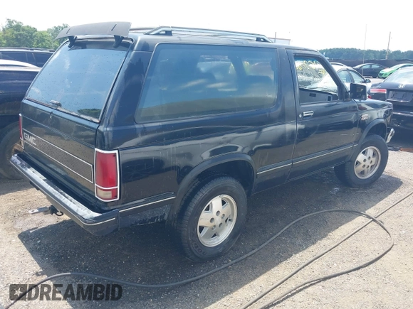 ✅ 1983 GMC Jimmy • VIN: 1G5CT18B4D0522031 • Lot: 42590851. Wystawiony na IAAI z przebiegiem 70 016 mil. Bezpłatny archiwum sprzedaży aukcyjnych z USA i szczegółowy raport historii pojazdu na DreamBid. Zdjęcie 4.