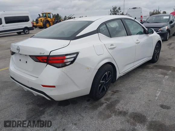 ✅ 2024 Nissan Sentra SV • VIN: 3N1AB8CV2RY341281 • Lot: 44161136. Wystawiony na IAAI z przebiegiem 35 461 mil. Bezpłatny archiwum sprzedaży aukcyjnych z USA i szczegółowy raport historii pojazdu na DreamBid. Zdjęcie 4.
