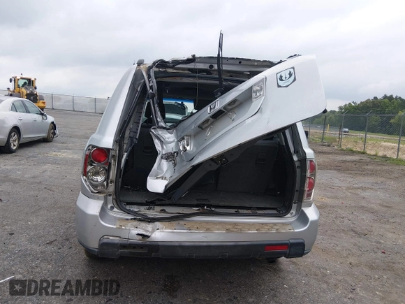 ✅ 2007 Honda Pilot EX • VIN: 5FNYF28477B019483 • Lot: 45047794. Wystawiony na IAAI z przebiegiem 224 703 mil. Bezpłatny archiwum sprzedaży aukcyjnych z USA i szczegółowy raport historii pojazdu na DreamBid. Zdjęcie 6.