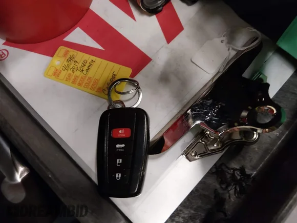 ✅ 2019 Toyota Camry XSE • VIN: 4T1B61HKXKU734008 • Lot: 44719536. Wystawiony na IAAI z przebiegiem 73 026 mil. Bezpłatny archiwum sprzedaży aukcyjnych z USA i szczegółowy raport historii pojazdu na DreamBid. Zdjęcie 11.