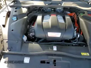 ✅ 2017 Porsche Cayenne S E-Hybrid • VIN: WP1AE2A2XHLA75671 • Lot: 46304275. Listed on Copart with 103,527 mi. Free auction sales archive from the USA and detailed vehicle history report at DreamBid. Image 15.