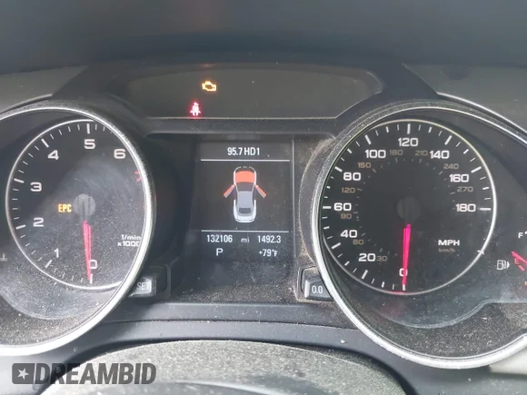 ✅ 2011 Audi A5 Premium Plus • VIN: WAULFAFH2BN020509 • Lot: 42381177. Wystawiony na IAAI z przebiegiem 132 106 mil. Bezpłatny archiwum sprzedaży aukcyjnych z USA i szczegółowy raport historii pojazdu na DreamBid. Zdjęcie 7.