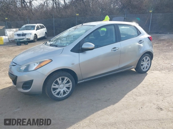 ✅ 2011 Mazda 2 Sport • VIN: JM1DE1HZ3B0103816 • Lot: 44114093. Wystawiony na IAAI z przebiegiem 186 906 mil. Bezpłatny archiwum sprzedaży aukcyjnych z USA i szczegółowy raport historii pojazdu na DreamBid. Zdjęcie 2.