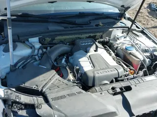 ✅ 2012 Audi S4 Premium Plus • VIN: WAUDGAFL2CA100391 • Lot: 41393737. Wystawiony na IAAI z przebiegiem 133 125 mil. Bezpłatny archiwum sprzedaży aukcyjnych z USA i szczegółowy raport historii pojazdu na DreamBid. Zdjęcie 20.