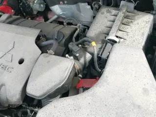 ✅ 2019 Mitsubishi Outlander ES • VIN: JA4AZ3A33KZ051750 • Lot: 42317999. Wystawiony na IAAI z przebiegiem 87 546 mil. Bezpłatny archiwum sprzedaży aukcyjnych z USA i szczegółowy raport historii pojazdu na DreamBid. Zdjęcie 19.