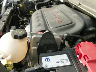 ✅ 2020 Jeep Renegade Latitude • VIN: ZACNJBBB1LPL67353 • Lot: 43618047. Wystawiony na IAAI z przebiegiem 74 482 mil. Bezpłatny archiwum sprzedaży aukcyjnych z USA i szczegółowy raport historii pojazdu na DreamBid. Zdjęcie 21.