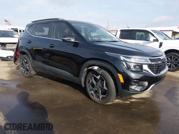 ✅ 2025 Kia Seltos EX • VIN: KNDER2AA1S7703065 • Лот: 44529484. Опубликован ранее на IAAI с пробегом 48 132 миль. Бесплатный доступ к архиву аукционных продаж из США и подробный отчёт об истории автомобиля на DreamBid. Изображение 1.