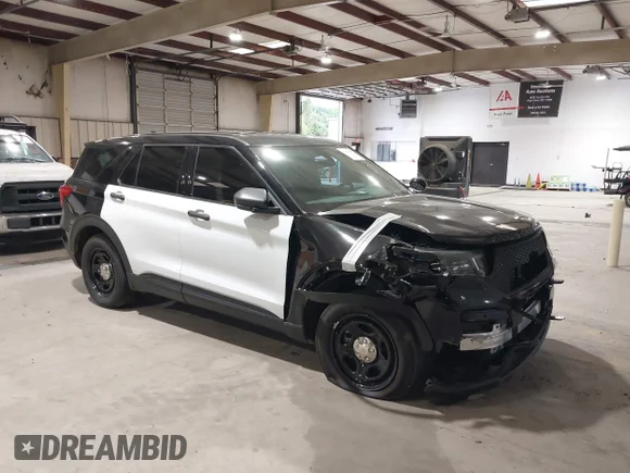 ✅ 2024 Ford Police Interceptor Utility • VIN: 1FM5K8AC0RGA77412 • Лот: 43015673. Опубликован ранее на IAAI с пробегом 17 222 миль. Бесплатный доступ к архиву аукционных продаж из США и подробный отчёт об истории автомобиля на DreamBid. Изображение 1.
