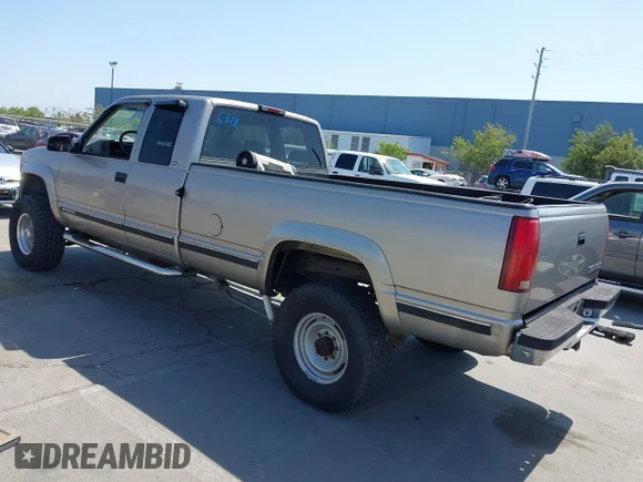 ✅ 1998 Chevrolet Silverado 2500 • VIN: 1GCGK29JXWE256318 • Lot: 45129989. Listed on IAAI with 90,586 mi. Free auction sales archive from the USA and detailed vehicle history report at DreamBid. Image 3.