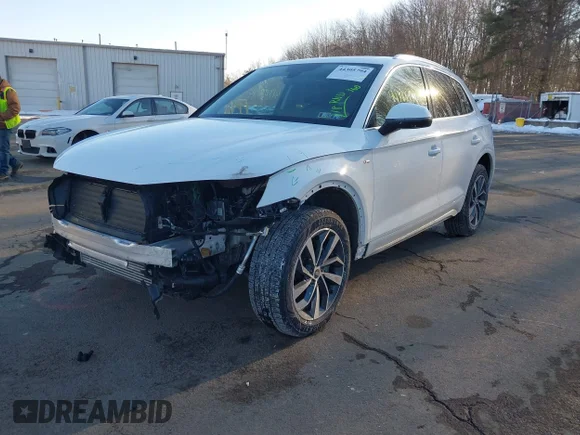 ✅ 2023 Audi Q5 S line Premium Plus • VIN: WA1EAAFY2P2120249 • Lot: 44305794. Wystawiony na IAAI z przebiegiem 39 849 mil. Bezpłatny archiwum sprzedaży aukcyjnych z USA i szczegółowy raport historii pojazdu na DreamBid. Zdjęcie 2.