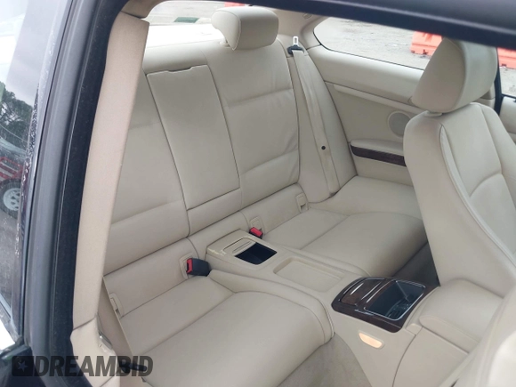 ✅ 2007 BMW 3 Series 328i • VIN: WBAWB33587PU88190 • Lot: 42687586. Wystawiony na IAAI z przebiegiem 158 481 mil. Bezpłatny archiwum sprzedaży aukcyjnych z USA i szczegółowy raport historii pojazdu na DreamBid. Zdjęcie 8.