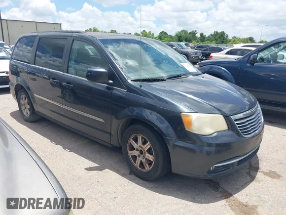 ✅ 2013 Chrysler Town & Country Touring • VIN: 2C4RC1BG7DR637963 • Lot: 45325546. Wystawiony na IAAI z przebiegiem 191 060 mil. Bezpłatny archiwum sprzedaży aukcyjnych z USA i szczegółowy raport historii pojazdu na DreamBid. Zdjęcie 1.