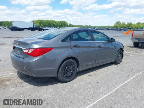 ✅ 2011 Hyundai Sonata GLS • VIN: 5NPEB4AC1BH032445 • Lot: 45086064. Wystawiony na IAAI z przebiegiem 215 541 mil. Bezpłatny archiwum sprzedaży aukcyjnych z USA i szczegółowy raport historii pojazdu na DreamBid. Zdjęcie 4.