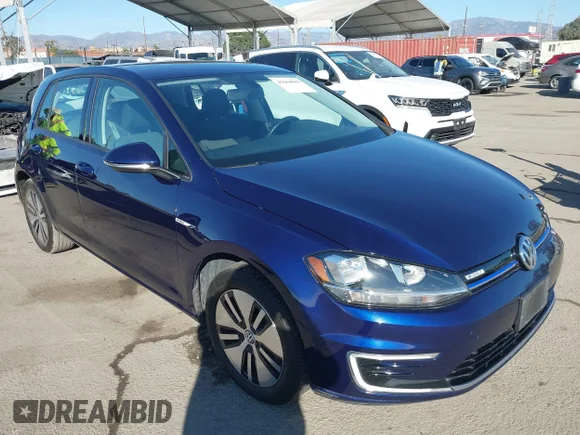 ✅ 2019 Volkswagen Golf SE • VIN: WVWKR7AU7KW908258 • Lot: 43664068. Wystawiony na IAAI z przebiegiem 57 256 mil. Bezpłatny archiwum sprzedaży aukcyjnych z USA i szczegółowy raport historii pojazdu na DreamBid. Zdjęcie 1.