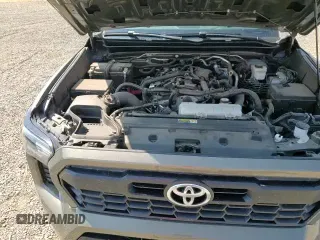 ✅ 2024 Toyota Tacoma SR5 • VIN: 3TMLB5JN4RM012466 • Lot: 70378515. Wystawiony na Copart z przebiegiem 51 157 mil. Bezpłatny archiwum sprzedaży aukcyjnych z USA i szczegółowy raport historii pojazdu na DreamBid. Zdjęcie 15.