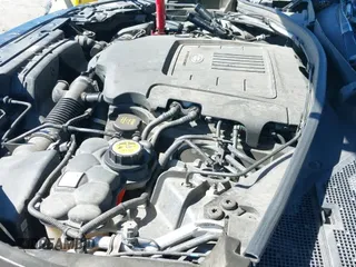 ✅ 2018 Land Rover Range Rover Velar S • VIN: SALYB2RV7JA719788 • Lot: 41867398. Wystawiony na IAAI z przebiegiem 62 626 mil. Bezpłatny archiwum sprzedaży aukcyjnych z USA i szczegółowy raport historii pojazdu na DreamBid. Zdjęcie 19.