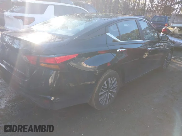 ✅ 2024 Nissan Altima SV • VIN: 1N4BL4DV8RN377775 • Lot: 44200465. Wystawiony na IAAI z przebiegiem 49 158 mil. Bezpłatny archiwum sprzedaży aukcyjnych z USA i szczegółowy raport historii pojazdu na DreamBid. Zdjęcie 4.