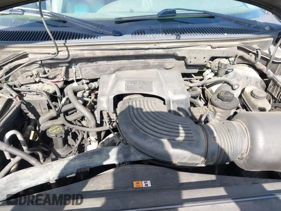 ✅ 2001 Ford Expedition XLT • VIN: 1FMRU15L01LB35110 • Lot: 44488125. Wystawiony na IAAI z przebiegiem 191 430 mil. Bezpłatny archiwum sprzedaży aukcyjnych z USA i szczegółowy raport historii pojazdu na DreamBid. Zdjęcie 10.