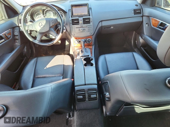 ✅ 2010 Mercedes-Benz C 300 Sport • VIN: WDDGF8BB8AF402055 • Lot: 47131026. Wystawiony na Copart z przebiegiem 57 753 mil. Bezpłatny archiwum sprzedaży aukcyjnych z USA i szczegółowy raport historii pojazdu na DreamBid. Zdjęcie 8.