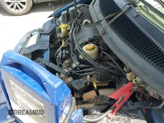 ✅ 2001 Chrysler Voyager • VIN: 1C8GJ253X1B276426 • Lot: 42717957. Wystawiony na IAAI z przebiegiem 185 814 mil. Bezpłatny archiwum sprzedaży aukcyjnych z USA i szczegółowy raport historii pojazdu na DreamBid. Zdjęcie 18.