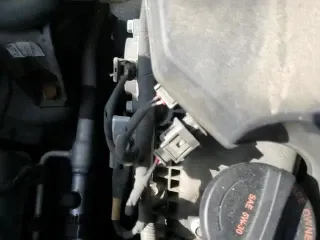 ✅ 2019 Kia Sedona LX • VIN: KNDMB5C12K6493354 • Lot: 84073895. Wystawiony na Copart z przebiegiem 112 092 mil. Bezpłatny archiwum sprzedaży aukcyjnych z USA i szczegółowy raport historii pojazdu na DreamBid. Zdjęcie 14.