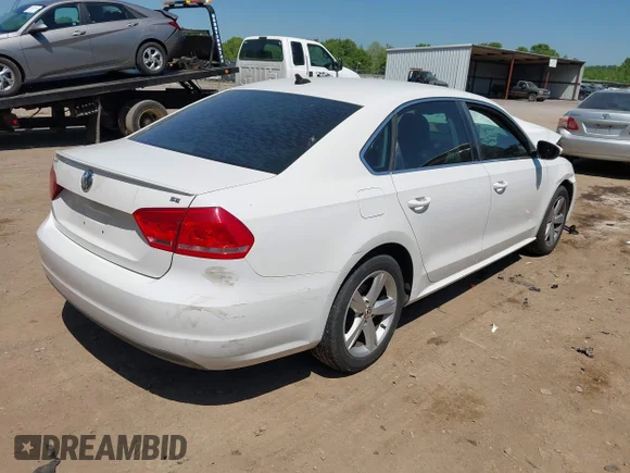 ✅ 2012 Volkswagen Passat SE • VIN: 1VWBP7A3XCC053519 • Lot: 44933001. Wystawiony na IAAI z przebiegiem 129 602 mil. Bezpłatny archiwum sprzedaży aukcyjnych z USA i szczegółowy raport historii pojazdu na DreamBid. Zdjęcie 4.
