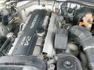 ✅ 1998 Volvo V90 • VIN: YV1KW9609W1045244 • Lot: 42761701. Wystawiony na IAAI z przebiegiem 207 655 mil. Bezpłatny archiwum sprzedaży aukcyjnych z USA i szczegółowy raport historii pojazdu na DreamBid. Zdjęcie 12.