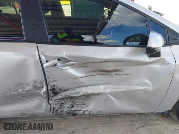 ✅ 2024 Toyota Corolla LE • VIN: 5YFB4MDE2RP114630 • Lot: 43747305. Wystawiony na IAAI z przebiegiem 105 125 mil. Bezpłatny archiwum sprzedaży aukcyjnych z USA i szczegółowy raport historii pojazdu na DreamBid. Zdjęcie 6.