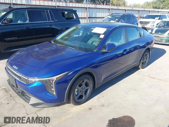 ✅ 2025 Kia K4 LXS • VIN: 3KPFT4DE9SE178868 • Lot: 43417370. Wystawiony na IAAI z przebiegiem 2 560 mil. Bezpłatny archiwum sprzedaży aukcyjnych z USA i szczegółowy raport historii pojazdu na DreamBid. Zdjęcie 2.