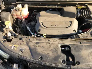 ✅ 2022 Chrysler Pacifica Touring L • VIN: 2C4RC1BG0NR162738 • Lot: 82394305. Wystawiony na Copart z przebiegiem 99 409 mil. Bezpłatny archiwum sprzedaży aukcyjnych z USA i szczegółowy raport historii pojazdu na DreamBid. Zdjęcie 14.