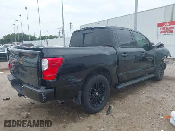✅ 2019 Nissan Titan SV • VIN: 1N6AA1E60KN512199 • Lot: 42761969. Wystawiony na IAAI z przebiegiem 83 499 mil. Bezpłatny archiwum sprzedaży aukcyjnych z USA i szczegółowy raport historii pojazdu na DreamBid. Zdjęcie 4.