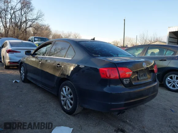 ✅ 2014 Volkswagen Jetta SE • VIN: 3VWD07AJ3EM304071 • Лот: 43928354. Опубликован ранее на IAAI с пробегом 180 187 миль. Бесплатный доступ к архиву аукционных продаж из США и подробный отчёт об истории автомобиля на DreamBid. Изображение 3.