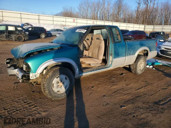 ✅ 1994 Chevrolet S-10 LS • VIN: 1GCDT19W2R8141365 • Lot: 76800315. Wystawiony na Copart z przebiegiem 172 320 mil. Bezpłatny archiwum sprzedaży aukcyjnych z USA i szczegółowy raport historii pojazdu na DreamBid. Zdjęcie 1.