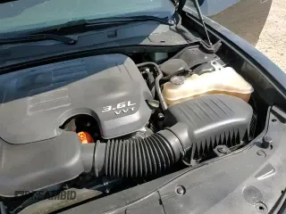 ✅ 2017 Dodge Charger SXT • VIN: 2C3CDXJGXHH576633 • Lot: 80212335. Wystawiony na Copart z przebiegiem 98 941 mil. Bezpłatny archiwum sprzedaży aukcyjnych z USA i szczegółowy raport historii pojazdu na DreamBid. Zdjęcie 15.