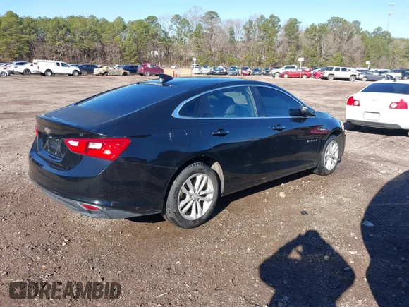 ✅ 2017 Chevrolet Malibu LT • VIN: 1G1ZE5ST7HF155529 • Lot: 44170982. Wystawiony na IAAI z przebiegiem 227 085 mil. Bezpłatny archiwum sprzedaży aukcyjnych z USA i szczegółowy raport historii pojazdu na DreamBid. Zdjęcie 4.
