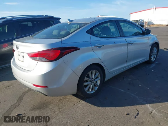 ✅ 2015 Hyundai Elantra SE • VIN: KMHDH4AE3FU264726 • Lot: 44093762. Wystawiony na IAAI z przebiegiem 176 501 mil. Bezpłatny archiwum sprzedaży aukcyjnych z USA i szczegółowy raport historii pojazdu na DreamBid. Zdjęcie 4.