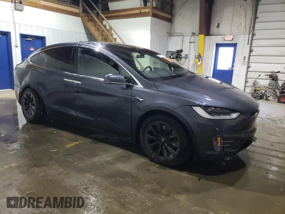 ✅ 2017 Tesla Model X 90D • VIN: 5YJXCAE29HF075167 • Лот: 42823513. Опубліковано раніше на Copart з пробігом 151 203 миль. Безкоштовний доступ до архіву аукціонних продажів зі США та докладний звіт про історію автомобіля на DreamBid. Зображення 4.