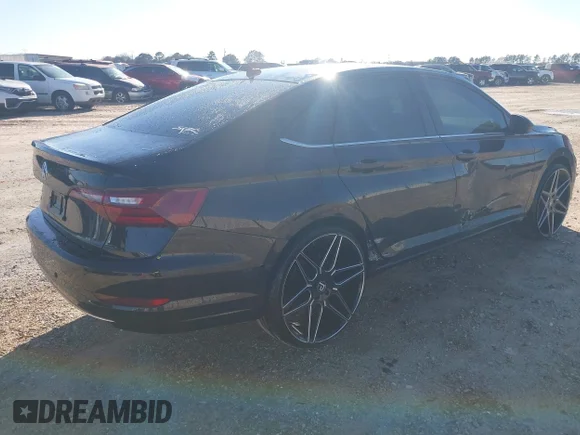 ✅ 2021 Volkswagen Jetta S • VIN: 3VWC57BU9MM064268 • Lot: 44224605. Wystawiony na IAAI z przebiegiem 77 220 mil. Bezpłatny archiwum sprzedaży aukcyjnych z USA i szczegółowy raport historii pojazdu na DreamBid. Zdjęcie 4.
