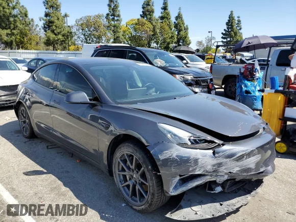 ✅ 2018 Tesla Model 3 Long Range Battery • VIN: 5YJ3E1EA8JF046040 • Лот: 46440053. Опубліковано раніше на Copart з пробігом 95 430 миль. Безкоштовний доступ до архіву аукціонних продажів зі США та докладний звіт про історію автомобіля на DreamBid. Зображення 4.