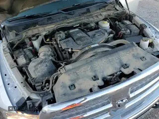 ✅ 2018 Ram 3500 Laramie • VIN: 3C63RRJL1JG423366 • Lot: 82424585. Wystawiony na Copart z przebiegiem 82 232 mil. Bezpłatny archiwum sprzedaży aukcyjnych z USA i szczegółowy raport historii pojazdu na DreamBid. Zdjęcie 13.