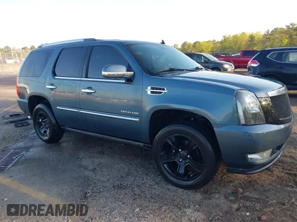 ✅ 2010 Cadillac Escalade Premium • VIN: 1GYUKCEF5AR136867 • Лот: 44709011. Опубликован ранее на IAAI с пробегом 217 316 миль. Бесплатный доступ к архиву аукционных продаж из США и подробный отчёт об истории автомобиля на DreamBid. Изображение 1.