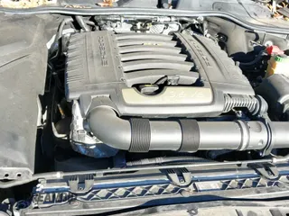 ✅ 2018 Porsche Cayenne • VIN: WP1AA2A23JKA03394 • Lot: 43597546. Wystawiony na IAAI z przebiegiem 111 211 mil. Bezpłatny archiwum sprzedaży aukcyjnych z USA i szczegółowy raport historii pojazdu na DreamBid. Zdjęcie 21.