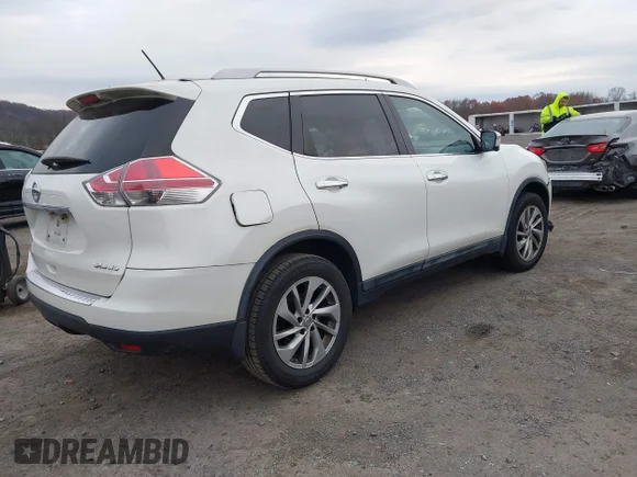 ✅ 2015 Nissan Rogue S • VIN: 5N1AT2MV6FC763205 • Lot: 43675245. Wystawiony na IAAI z przebiegiem 90 990 mil. Bezpłatny archiwum sprzedaży aukcyjnych z USA i szczegółowy raport historii pojazdu na DreamBid. Zdjęcie 4.