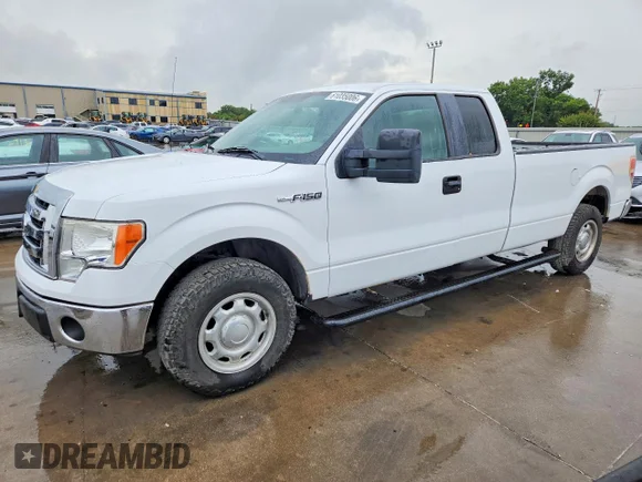 ✅ 2010 Ford F-150 XL • VIN: 1FTVX1CVXAKC18693 • Lot: 61035006. Wystawiony na Copart z przebiegiem 144 052 mil. Bezpłatny archiwum sprzedaży aukcyjnych z USA i szczegółowy raport historii pojazdu na DreamBid. Zdjęcie 1.